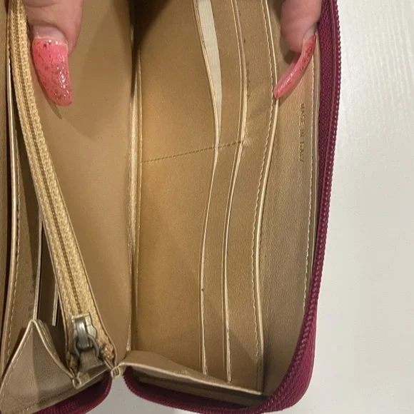 CHANEL Fuchsia Floral Embossed Wallet - Picture 16 of 16